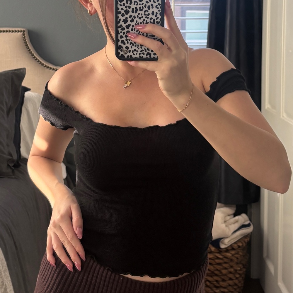 Off-Shoulder Black Women's Top - Brandy Melville